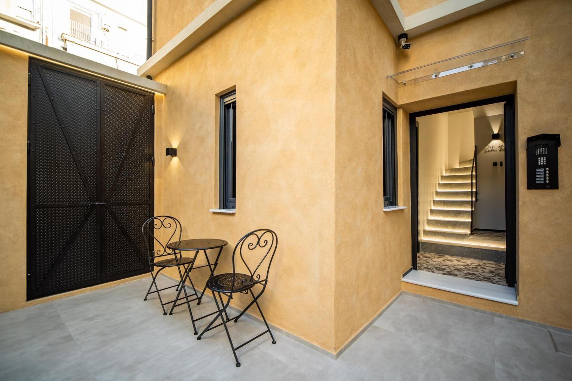 Luxury - Le Petit Bati Apartment Волос Екстериор снимка
