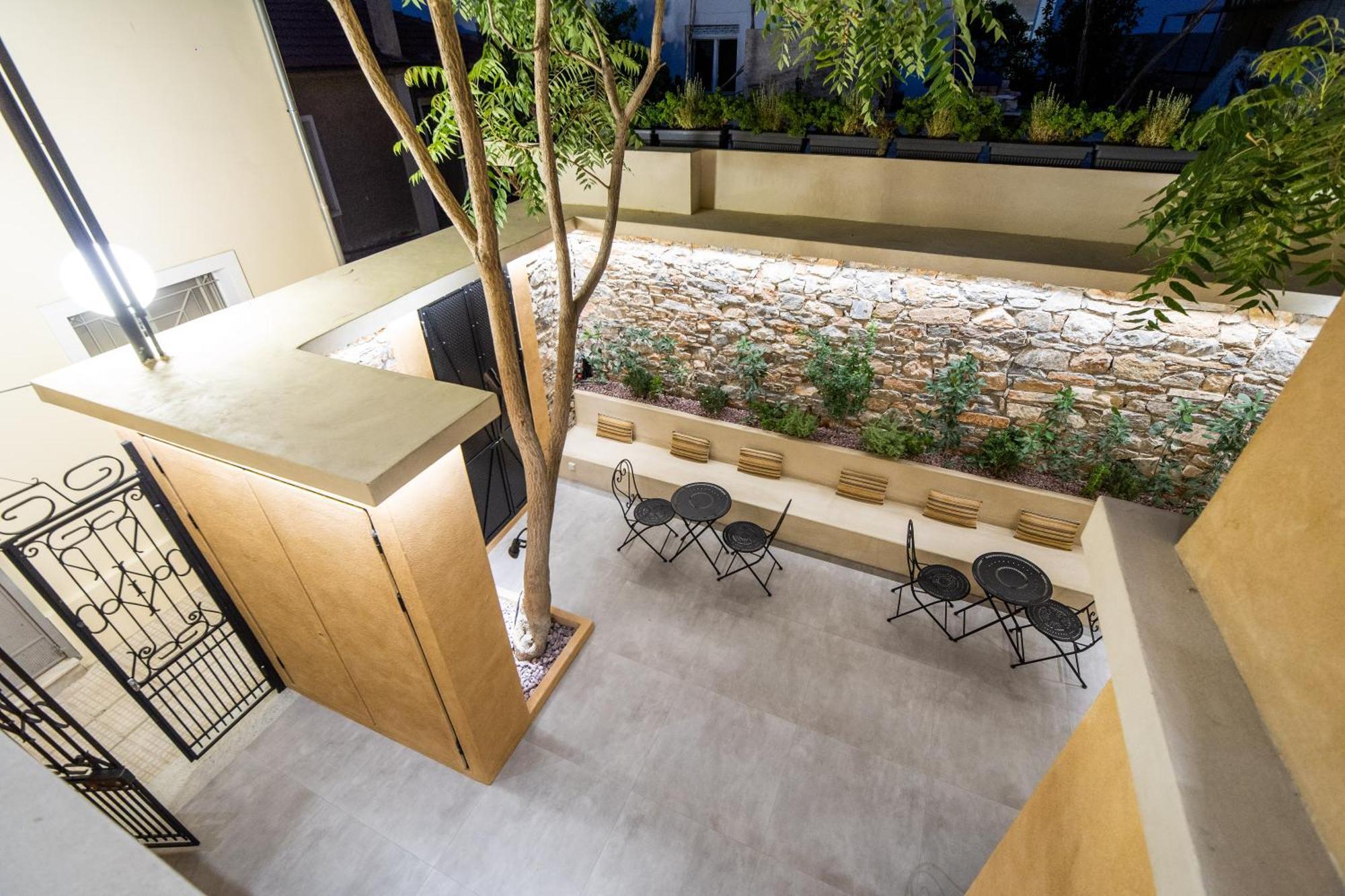 Luxury - Le Petit Bati Apartment Волос Екстериор снимка