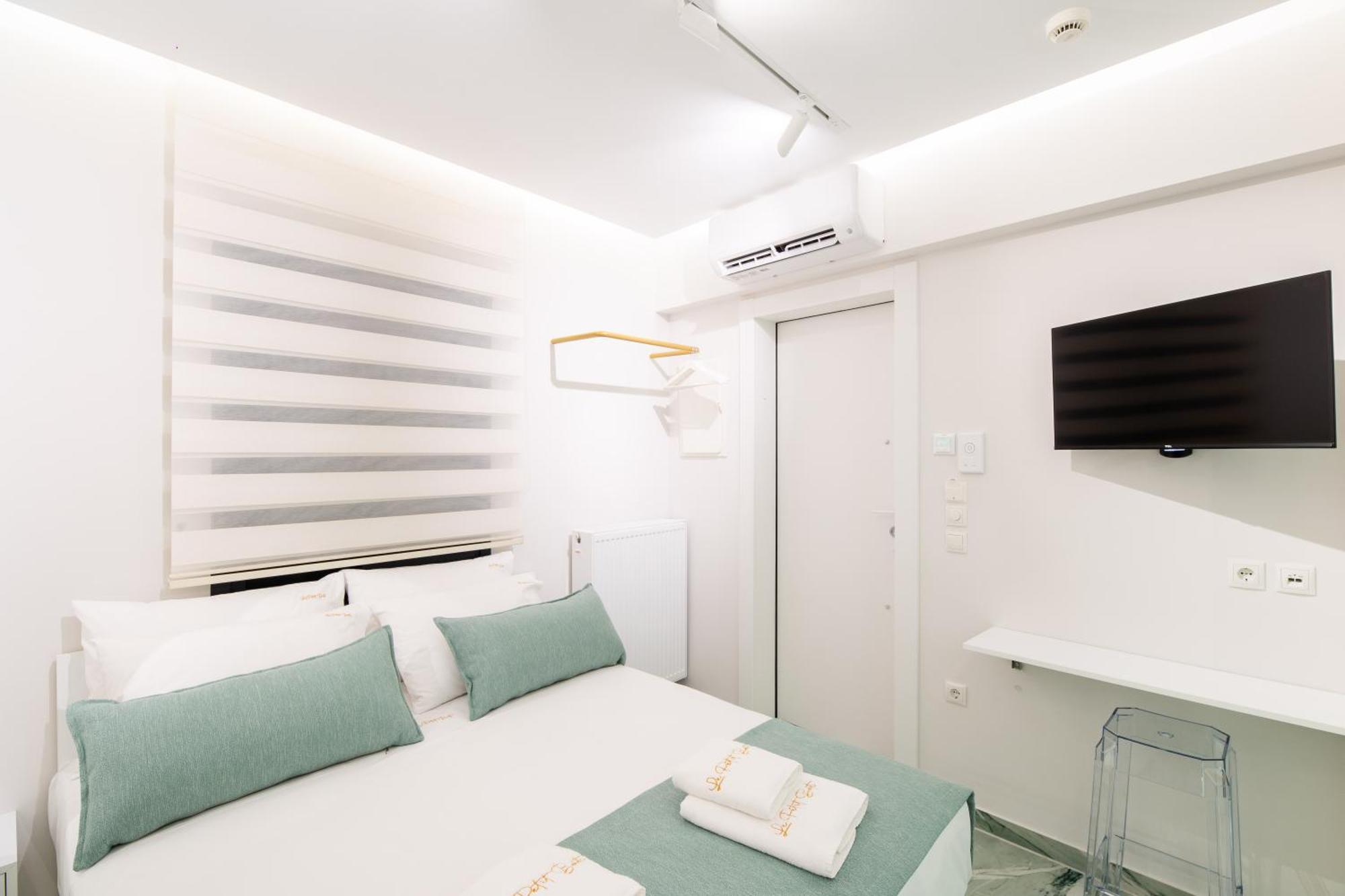 Luxury - Le Petit Bati Apartment Волос Екстериор снимка