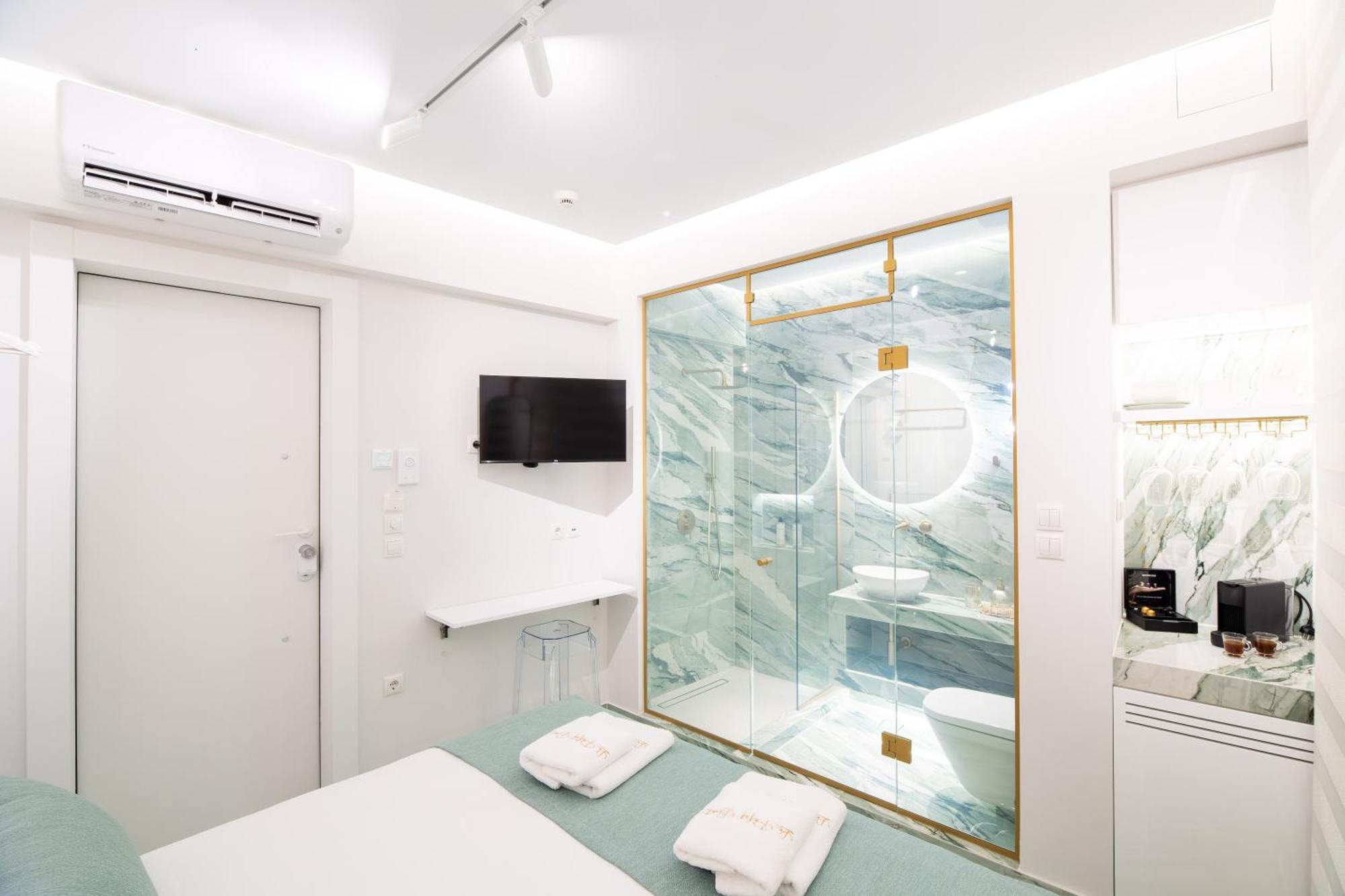 Luxury - Le Petit Bati Apartment Волос Екстериор снимка
