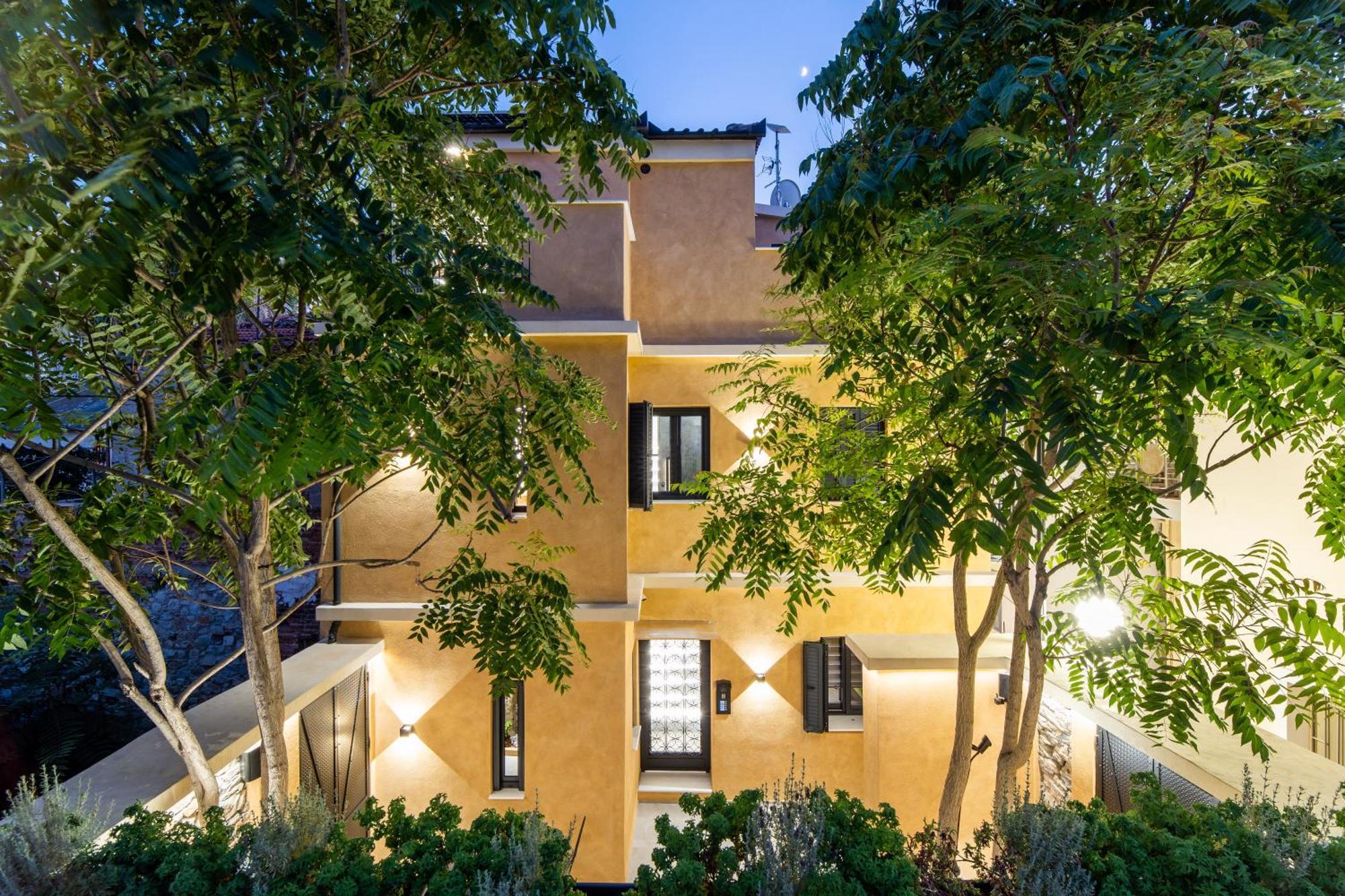 Luxury - Le Petit Bati Apartment Волос Екстериор снимка