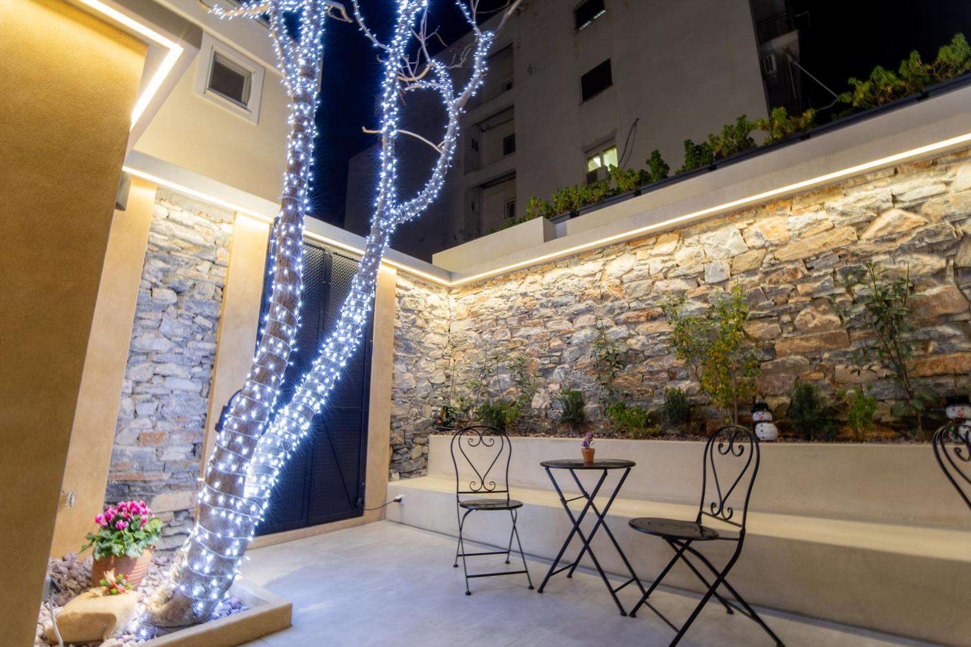 Luxury - Le Petit Bati Apartment Волос Екстериор снимка