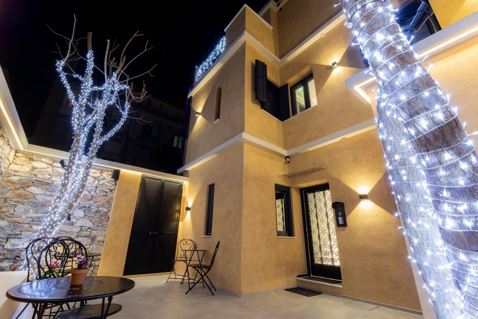 Luxury - Le Petit Bati Apartment Волос Екстериор снимка