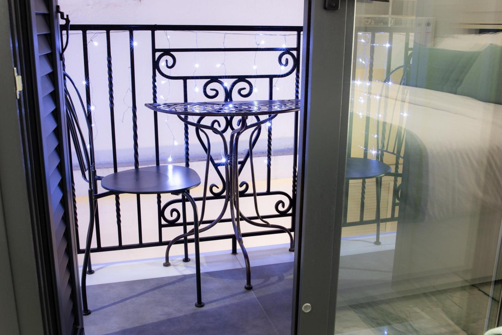 Luxury - Le Petit Bati Apartment Волос Екстериор снимка