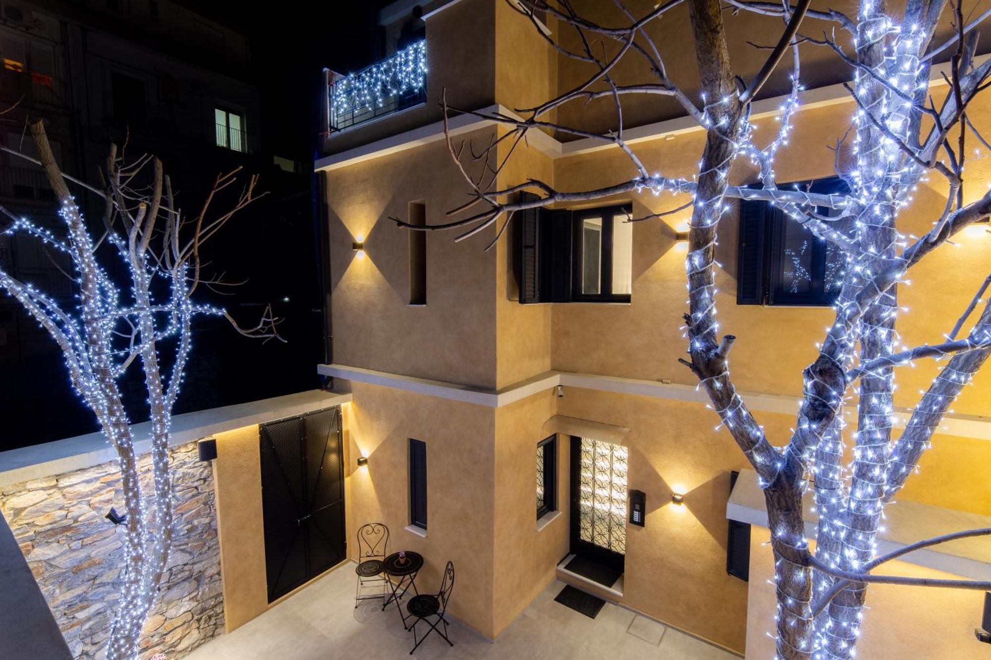 Luxury - Le Petit Bati Apartment Волос Екстериор снимка